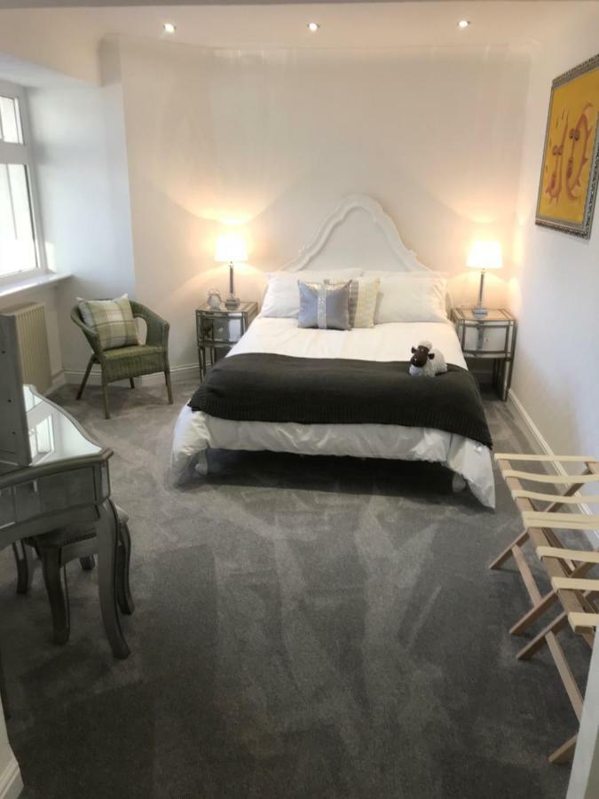 Luxury Panoramic Balcony Swindon Central Ngoại thất bức ảnh