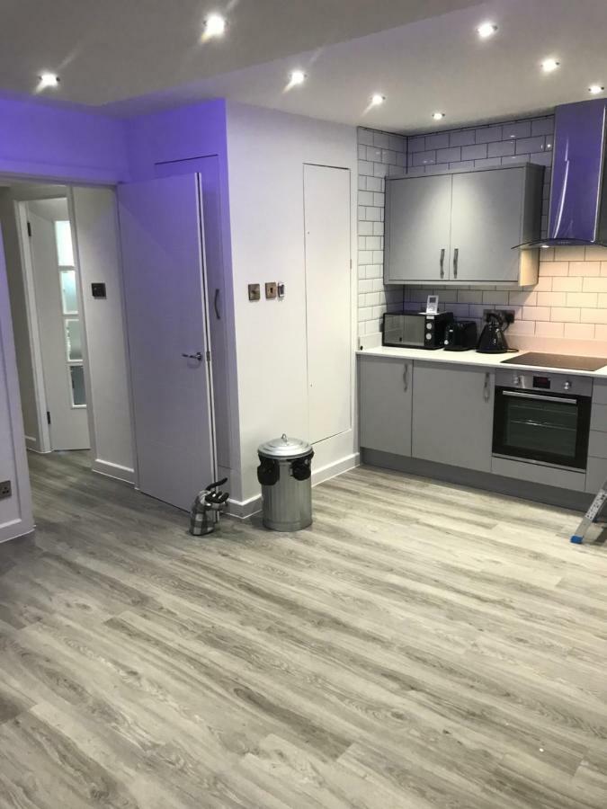 Luxury Panoramic Balcony Swindon Central Ngoại thất bức ảnh