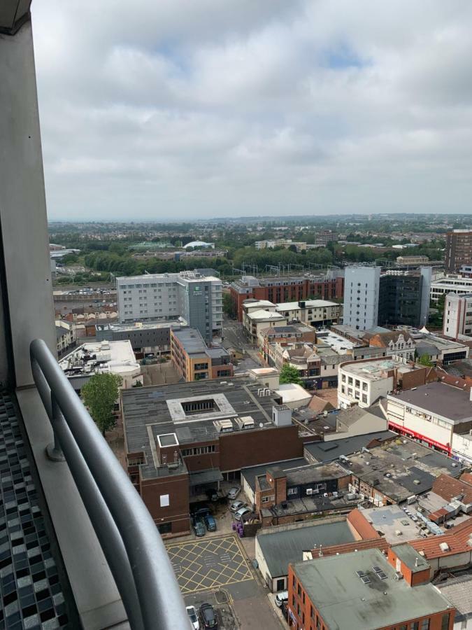 Luxury Panoramic Balcony Swindon Central Ngoại thất bức ảnh