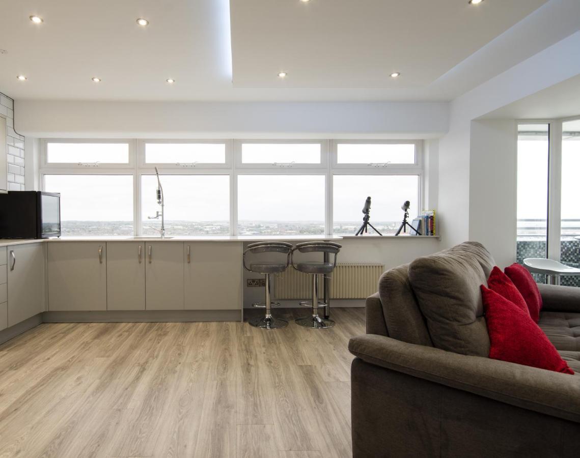 Luxury Panoramic Balcony Swindon Central Ngoại thất bức ảnh